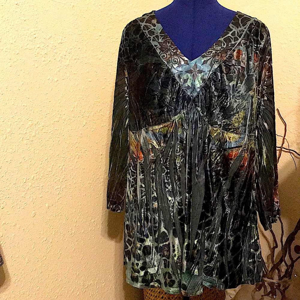 One World | PLUS | Tunic